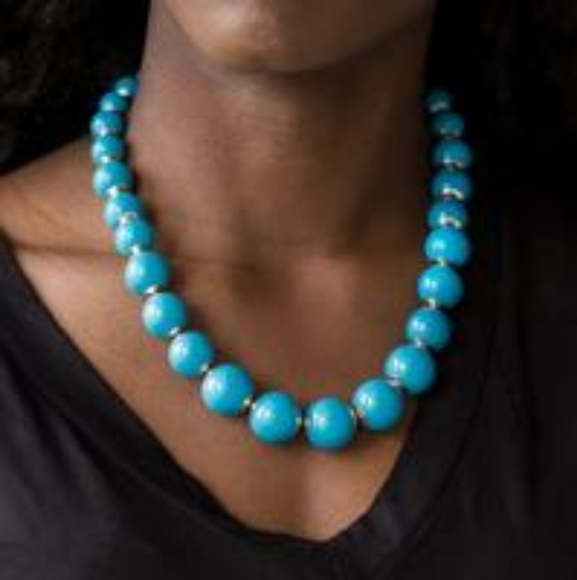 NECKLACE - Picture 2 of 3